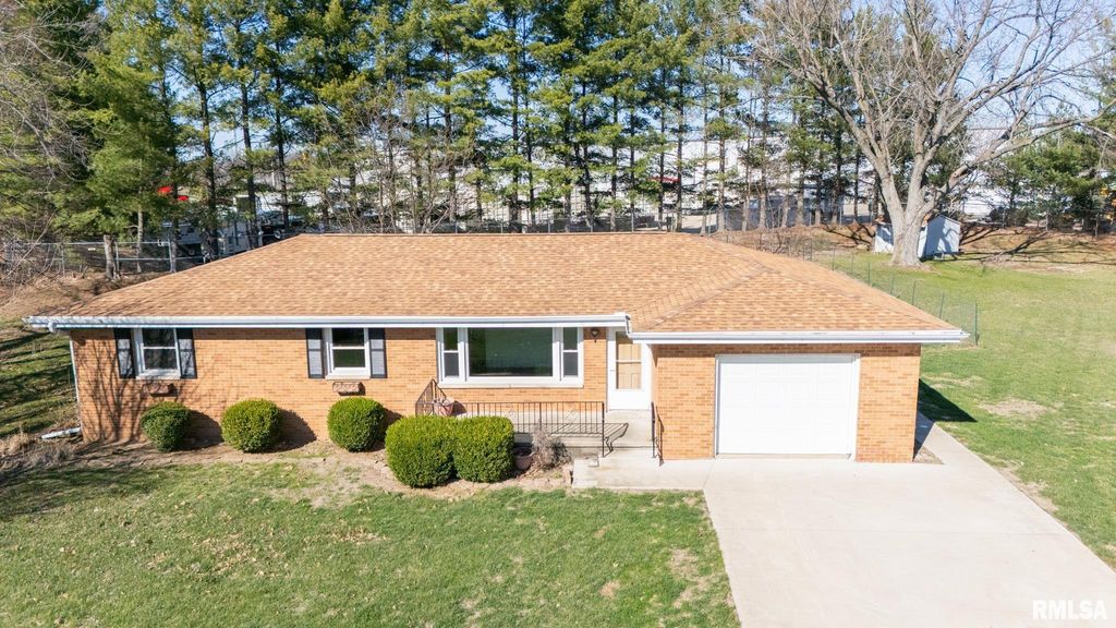 135 GLENVIEW Avenue, East Peoria, IL 61611