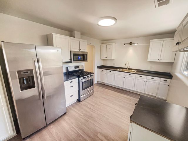 916 DAKOTA Street SE, Albuquerque, NM 87108
