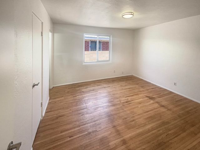 916 DAKOTA Street SE, Albuquerque, NM 87108