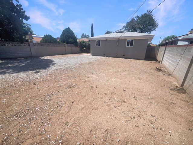 916 DAKOTA Street SE, Albuquerque, NM 87108