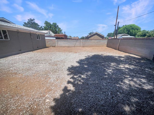 916 DAKOTA Street SE, Albuquerque, NM 87108