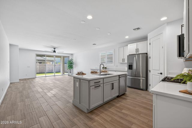 9841 E SATELLITE Drive, Mesa, AZ 85212