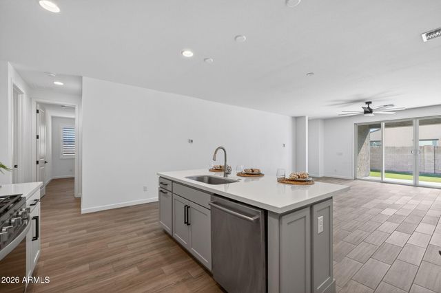 9841 E SATELLITE Drive, Mesa, AZ 85212