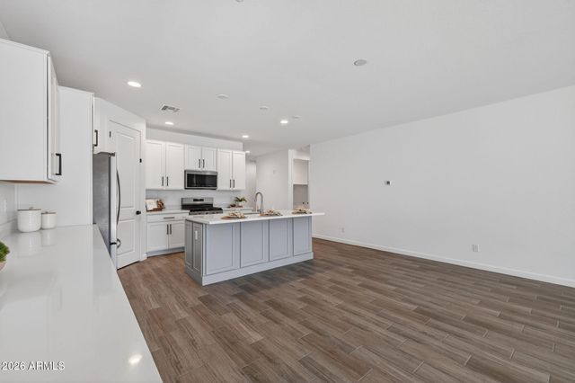 9841 E SATELLITE Drive, Mesa, AZ 85212