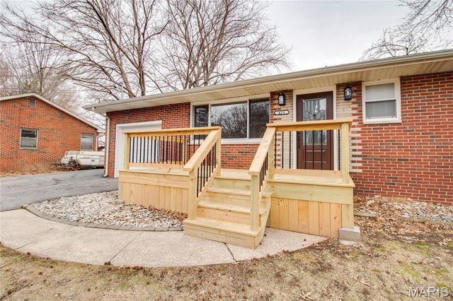 429 Oak Street, East Alton, IL 62024