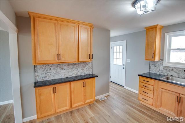 429 Oak Street, East Alton, IL 62024