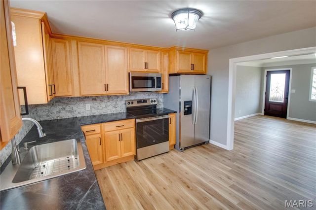 429 Oak Street, East Alton, IL 62024