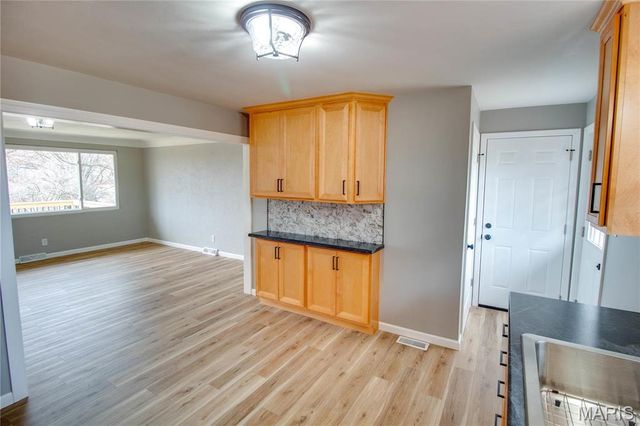 429 Oak Street, East Alton, IL 62024