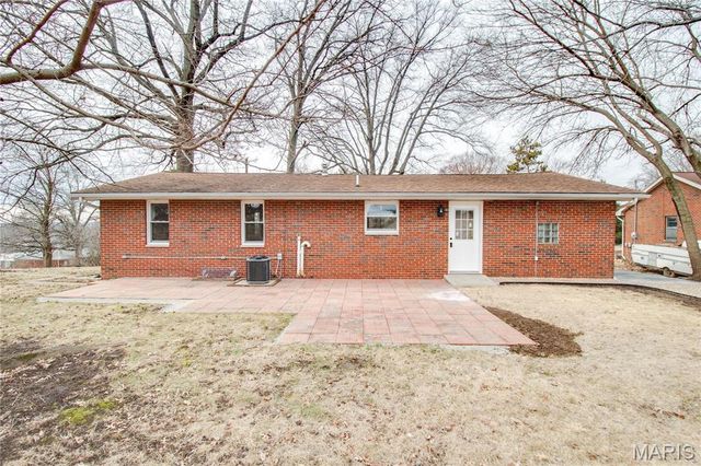 429 Oak Street, East Alton, IL 62024