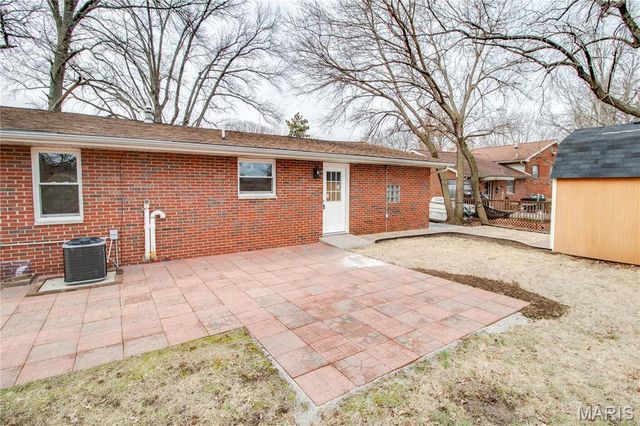 429 Oak Street, East Alton, IL 62024