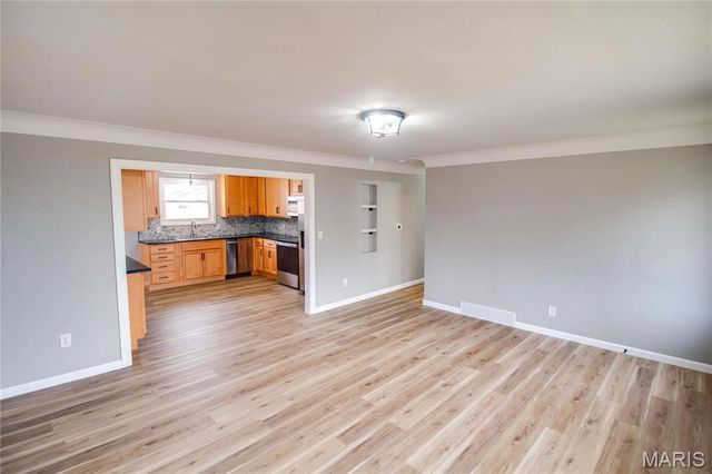 429 Oak Street, East Alton, IL 62024