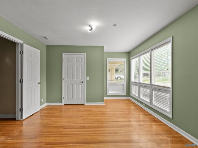 908 Speake Road NW, Huntsville, AL 35816