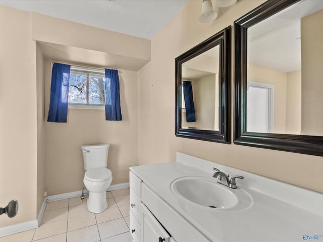 908 Speake Road NW, Huntsville, AL 35816