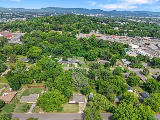 908 Speake Road NW, Huntsville, AL 35816