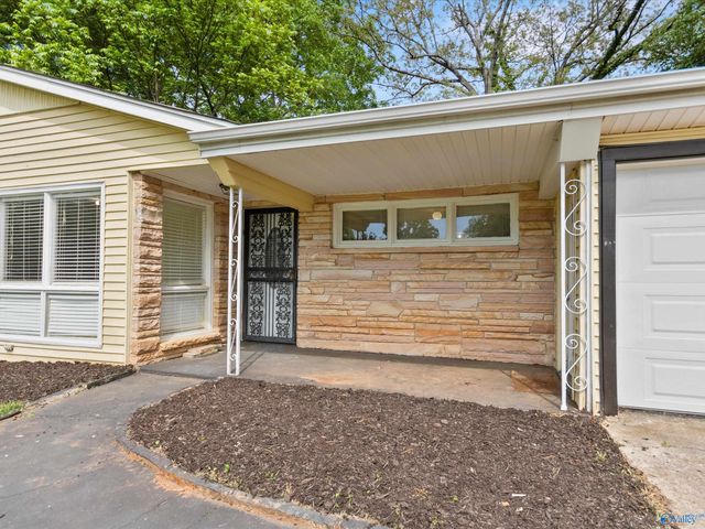 908 Speake Road NW, Huntsville, AL 35816