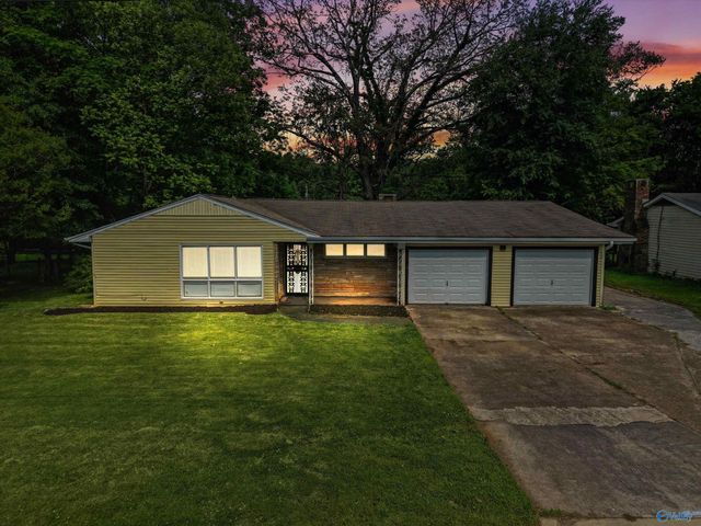 908 Speake Road NW, Huntsville, AL 35816