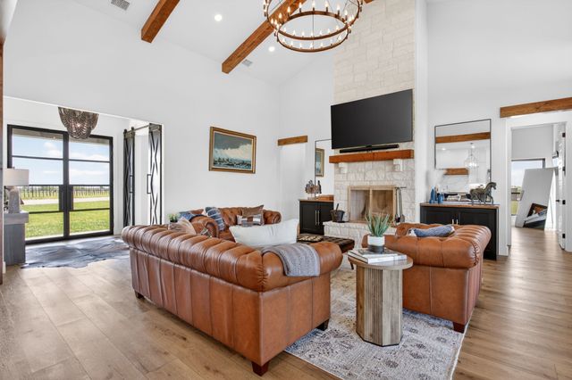 6384 US HWY 281 S, Jacksboro, TX 76458