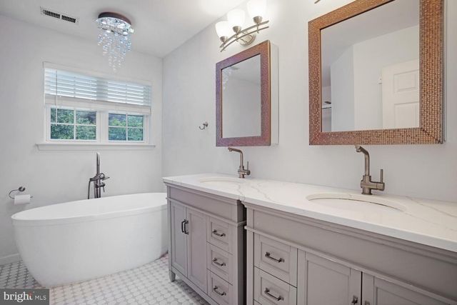 20 OCEAN BLVD, Little Egg Harbor Twp, NJ 08087