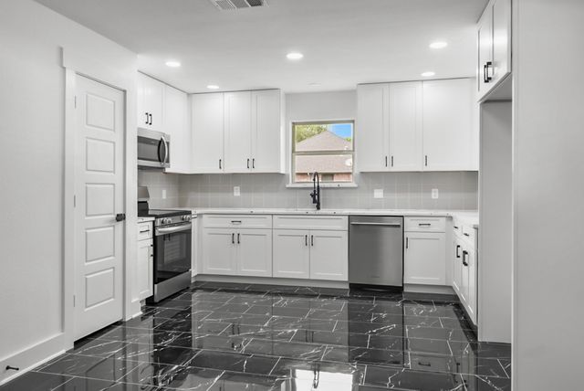 923 Short Line Boulevard, Midlothian, TX 76065