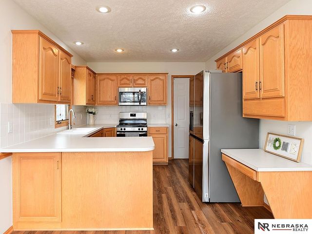7033 S 163rd Street, Omaha, NE 68136