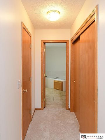 7033 S 163rd Street, Omaha, NE 68136