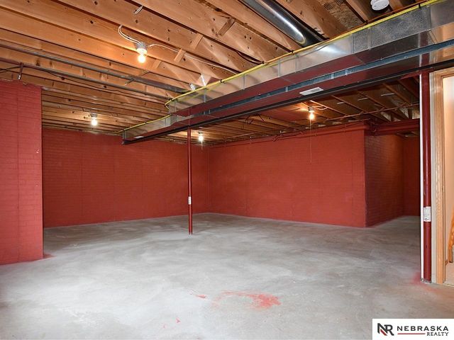 7033 S 163rd Street, Omaha, NE 68136