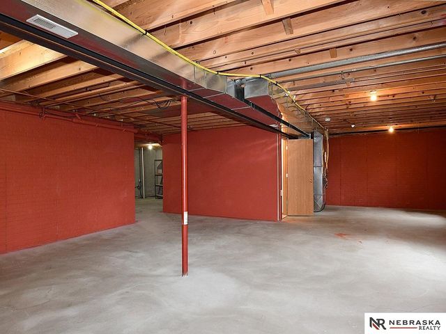7033 S 163rd Street, Omaha, NE 68136