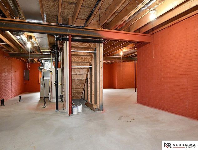 7033 S 163rd Street, Omaha, NE 68136