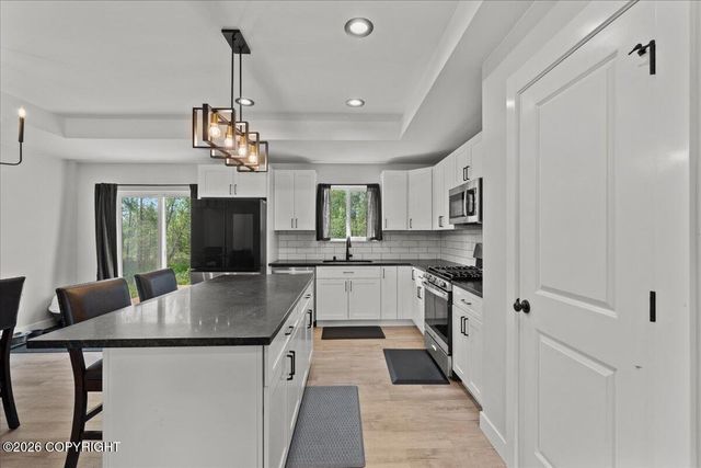 8089 W Aurora Heights Loop, Wasilla, AK 99654