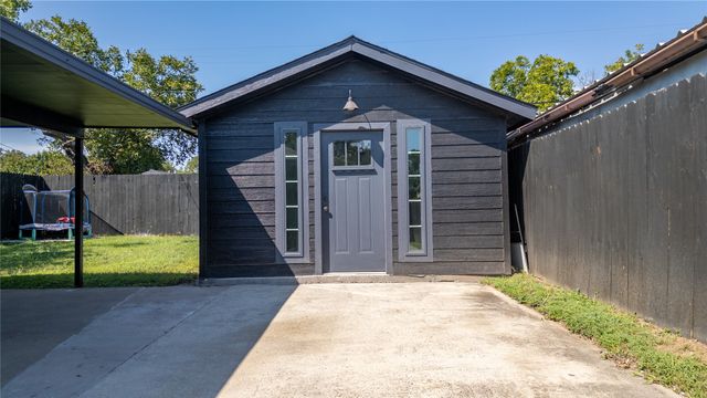 2507 Emmett Street, Dallas, TX 75211