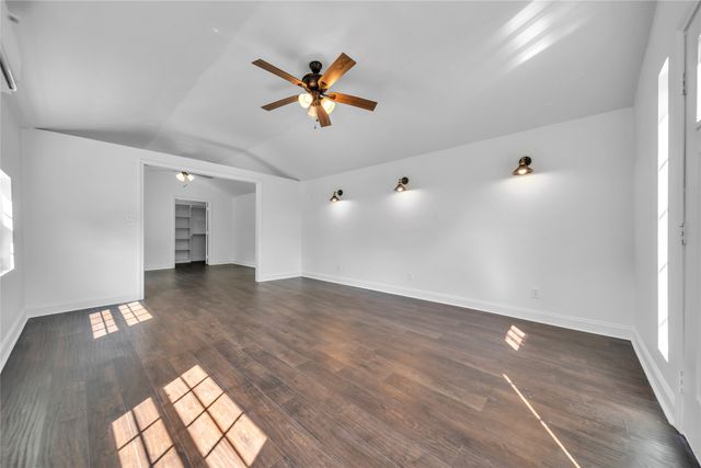 2507 Emmett Street, Dallas, TX 75211