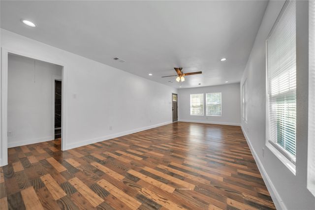 2507 Emmett Street, Dallas, TX 75211