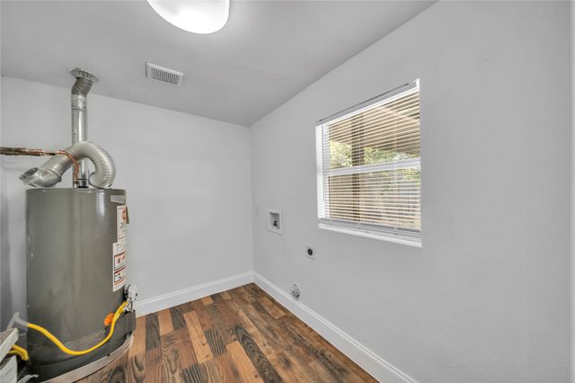 2507 Emmett Street, Dallas, TX 75211