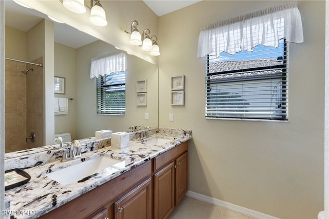 3917 Sapphire WAY, Naples, FL 34114