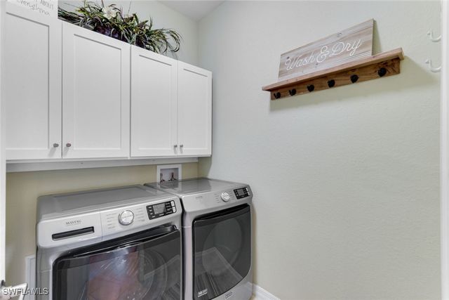 3917 Sapphire WAY, Naples, FL 34114