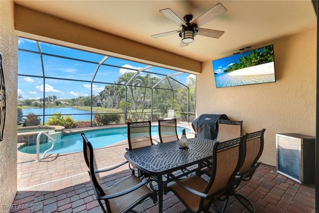 3917 Sapphire WAY, Naples, FL 34114