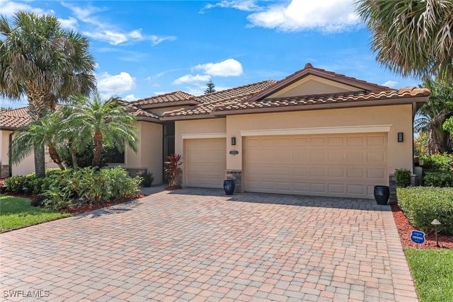 3917 Sapphire WAY, Naples, FL 34114