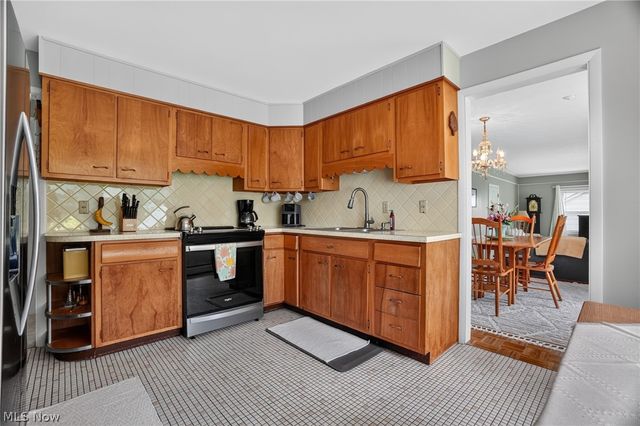 13091 Longwood Avenue, Burton, OH 44021