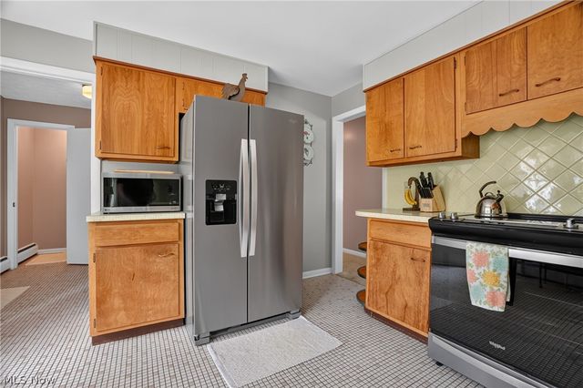 13091 Longwood Avenue, Burton, OH 44021