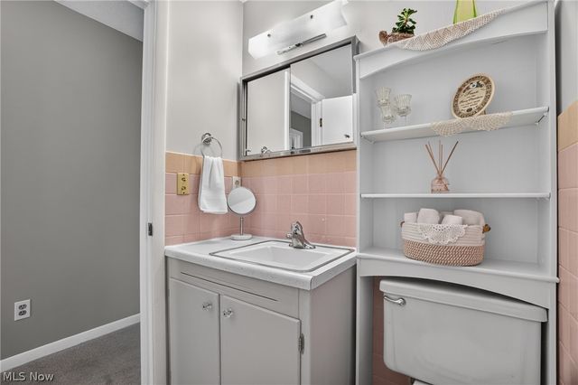 13091 Longwood Avenue, Burton, OH 44021