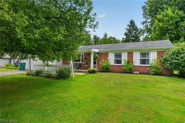 13091 Longwood Avenue, Burton, OH 44021