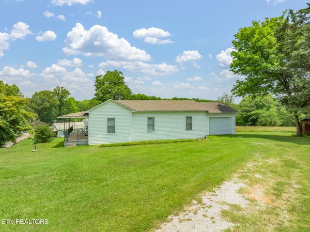 262 Harding Rd, Harriman, TN 37748