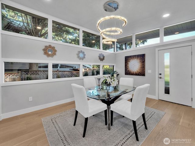 3131 112th Avenue SE, Bellevue, WA 98004