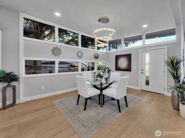 3131 112th Avenue SE, Bellevue, WA 98004