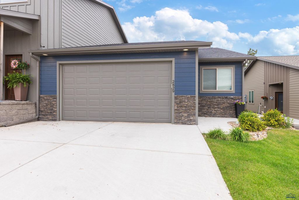 2829 HORIZON POINTE, Rapid City, SD 57701