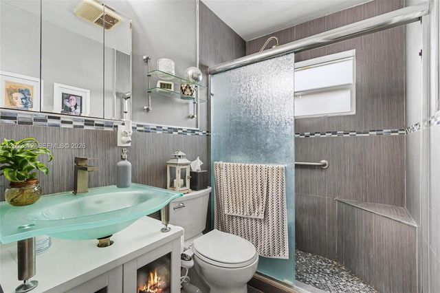 4871 NW 13th Ave, Deerfield Beach, FL 33064