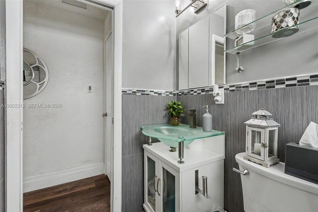 4871 NW 13th Ave, Deerfield Beach, FL 33064