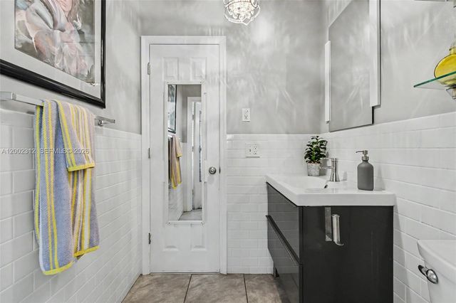 4871 NW 13th Ave, Deerfield Beach, FL 33064