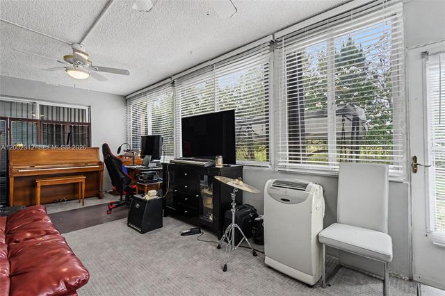 4871 NW 13th Ave, Deerfield Beach, FL 33064