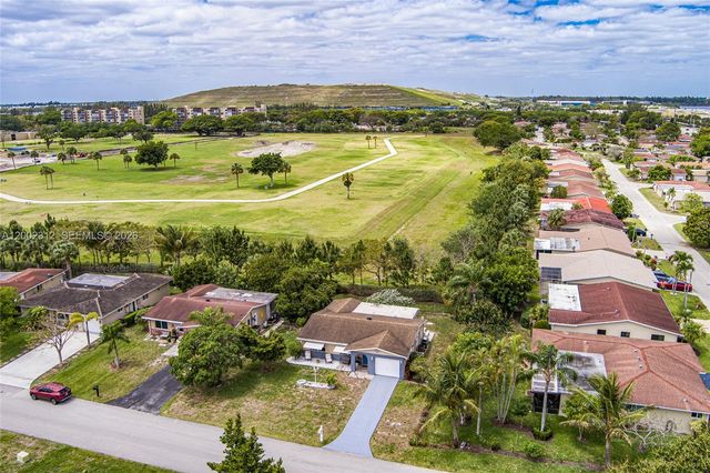 4871 NW 13th Ave, Deerfield Beach, FL 33064